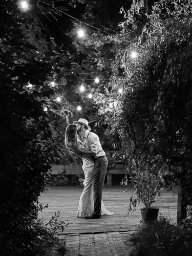 Fotografia ślubna — naturalny moment